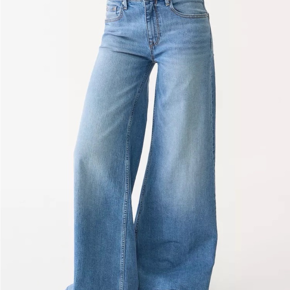 Stradivarius D71 Light Blue Flare Jeans